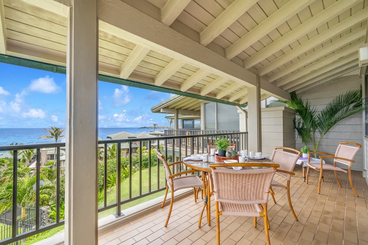 Condo in Lahaina · ★4.97 · 1 bedroom · 2 beds · 1 bath - Photo 1