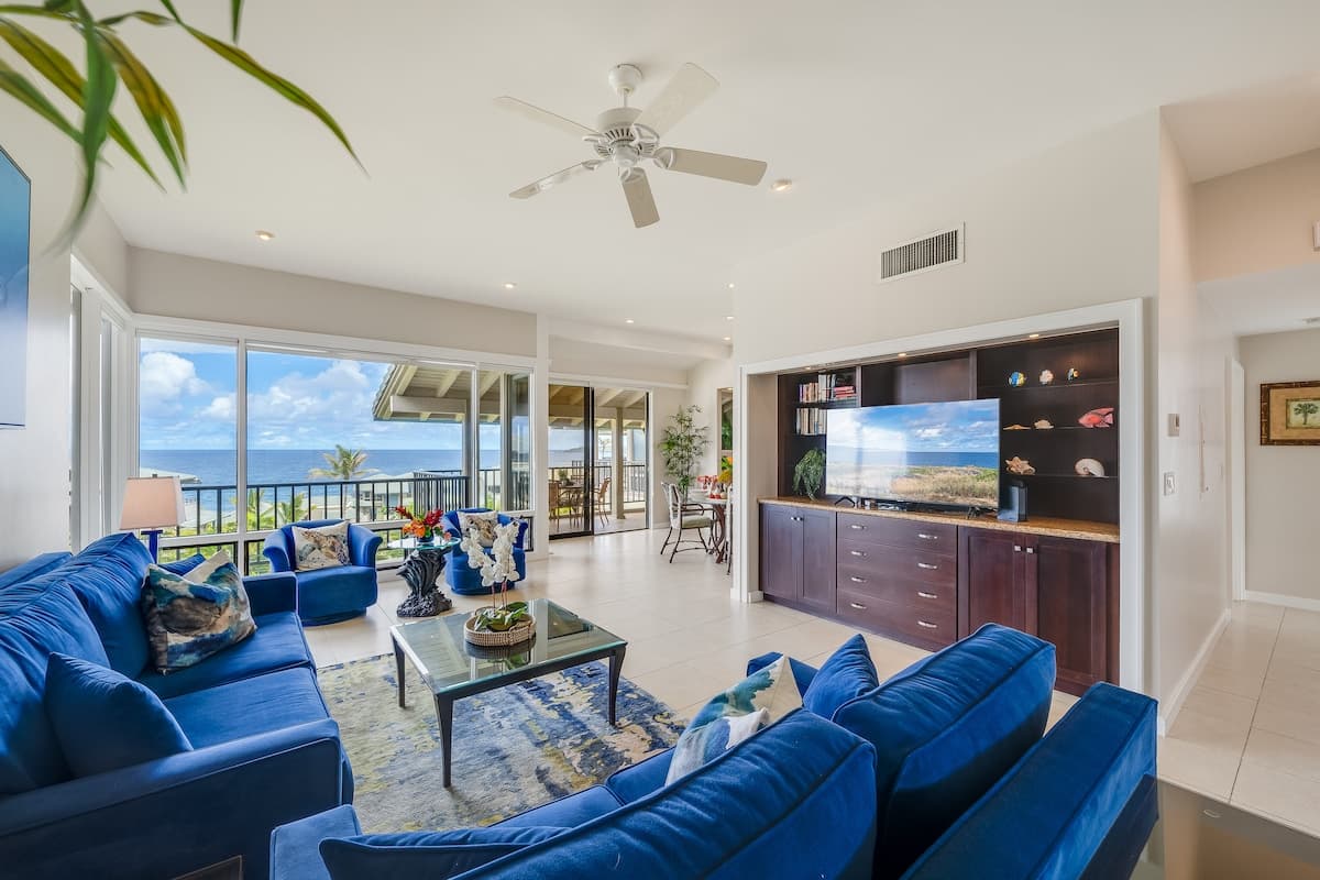 Condo in Lahaina · ★4.97 · 1 bedroom · 2 beds · 1 bath - Photo 2