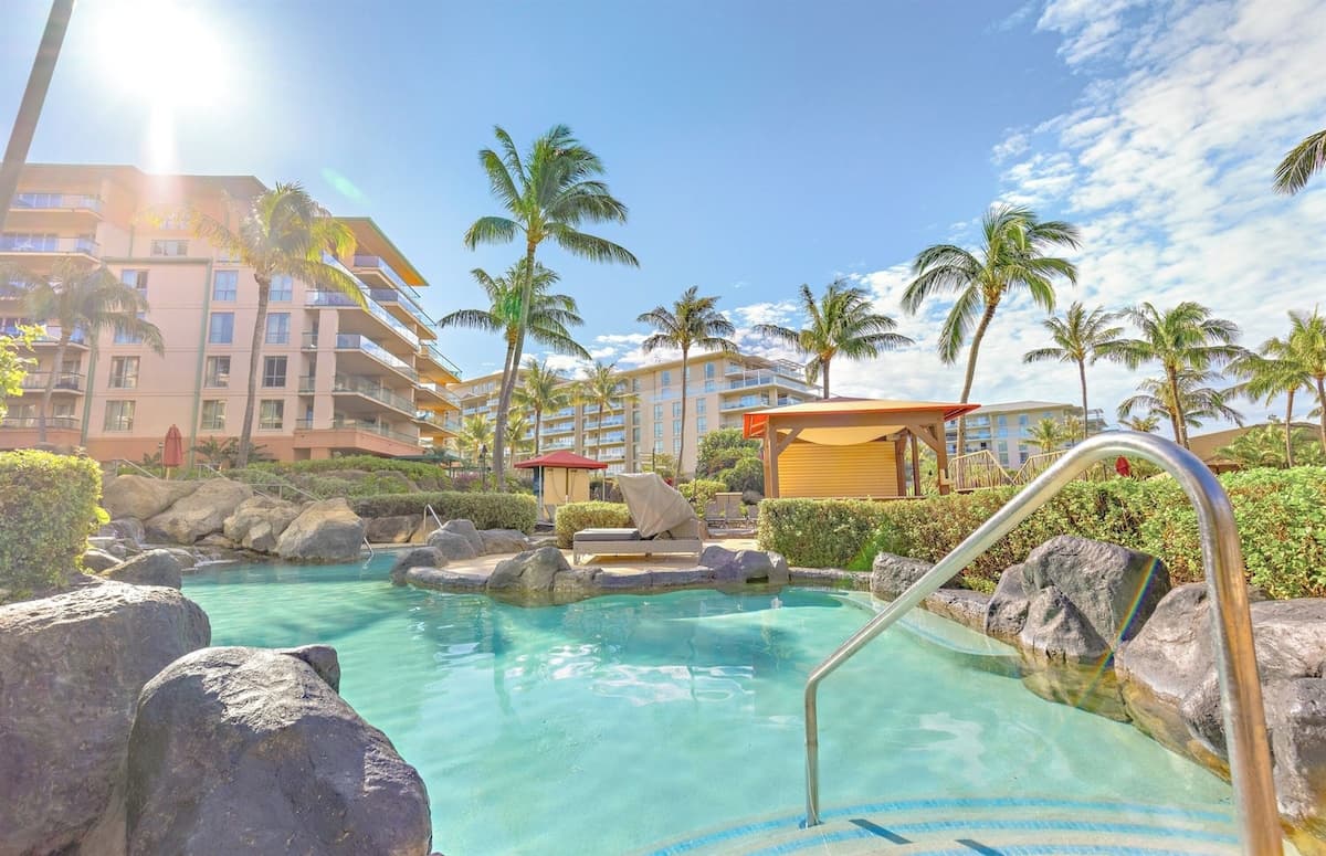 Condo in Lahaina · ★4.96 · 1 bedroom · 2 beds · 1 bath - Photo 1