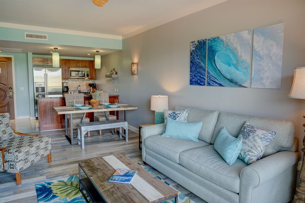Condo in Lahaina · ★4.96 · 1 bedroom · 2 beds · 1 bath - Photo 2