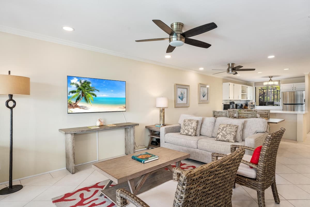 Condo in Kailua-Kona · ★4.59 · 2 bedrooms · 3 beds · 2 shared baths - Photo 4