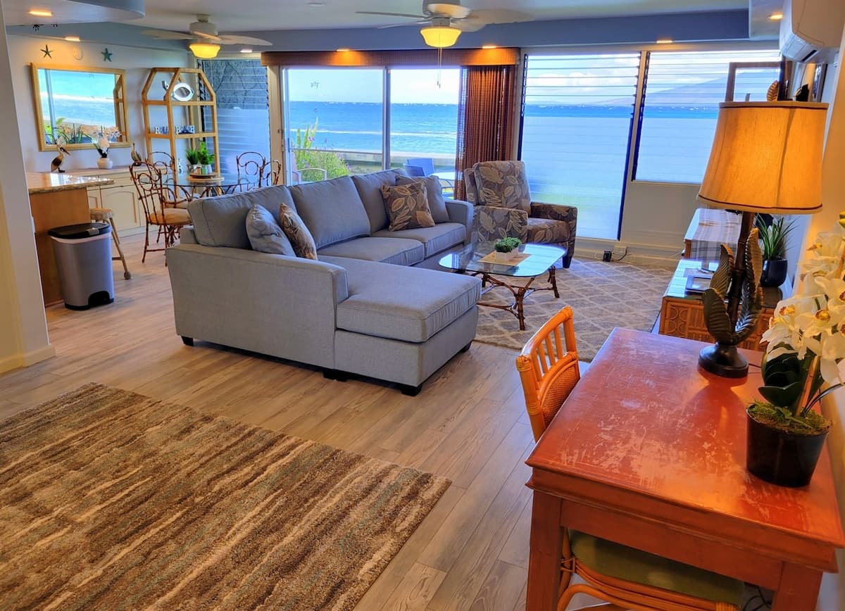 Condo in Lahaina · ★4.88 · 2 bedrooms · 4 beds · 1 private bath - Photo 1