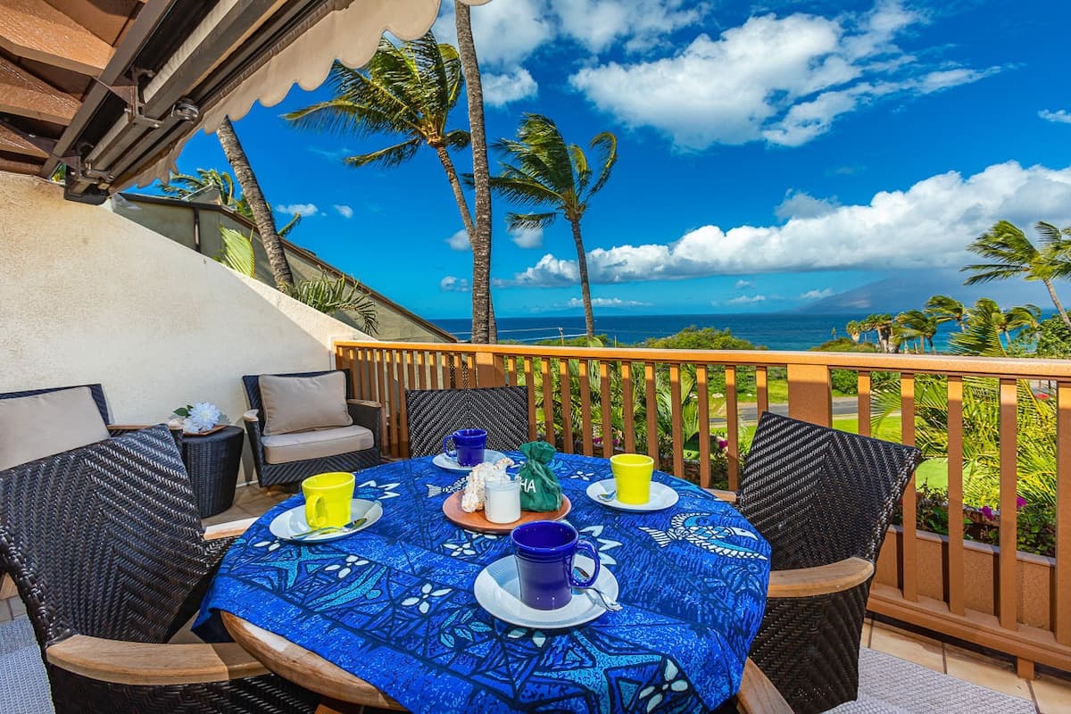 Condo in Kihei · ★4.88 · 2 bedrooms · 4 beds · 2 shared baths - Photo 3
