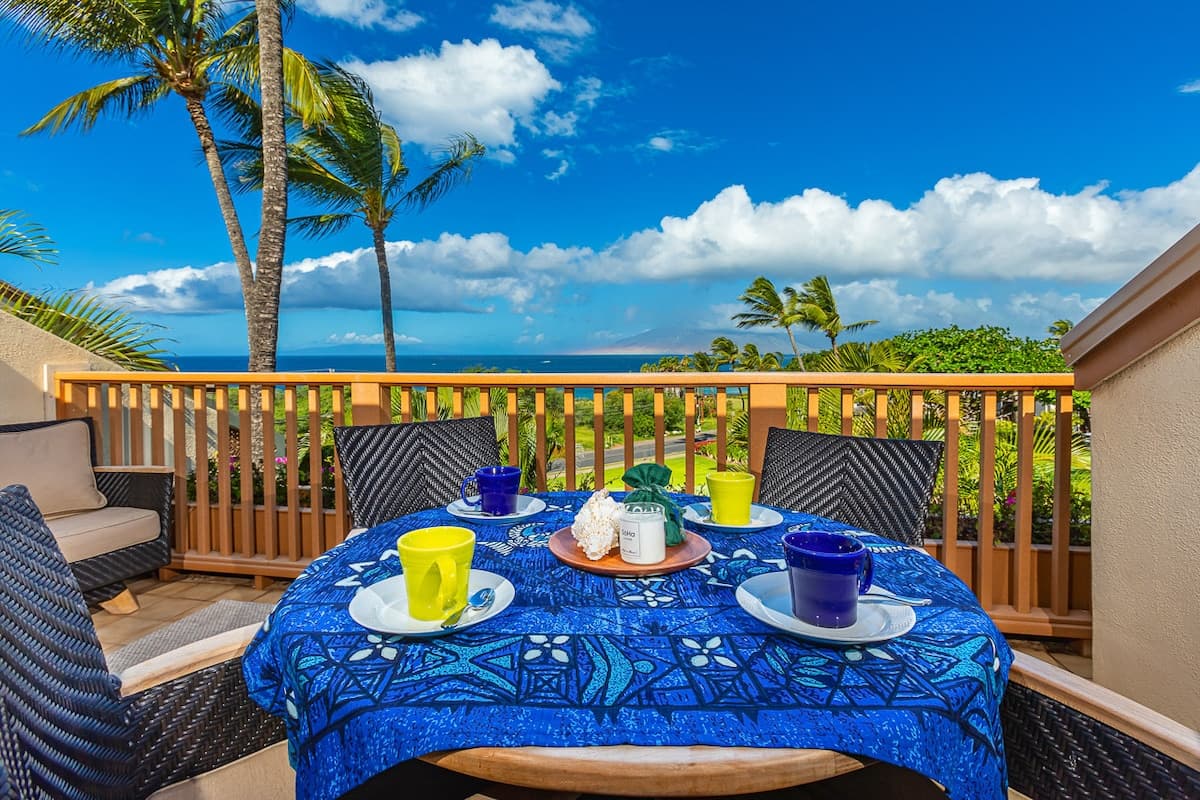 Condo in Kihei · ★4.88 · 2 bedrooms · 4 beds · 2 shared baths - Photo 2