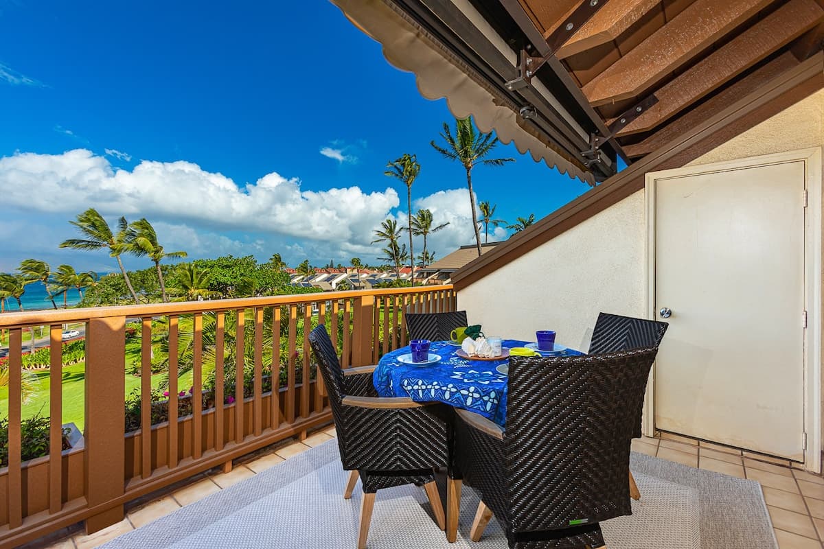 Condo in Kihei · ★4.88 · 2 bedrooms · 4 beds · 2 shared baths - Photo 5