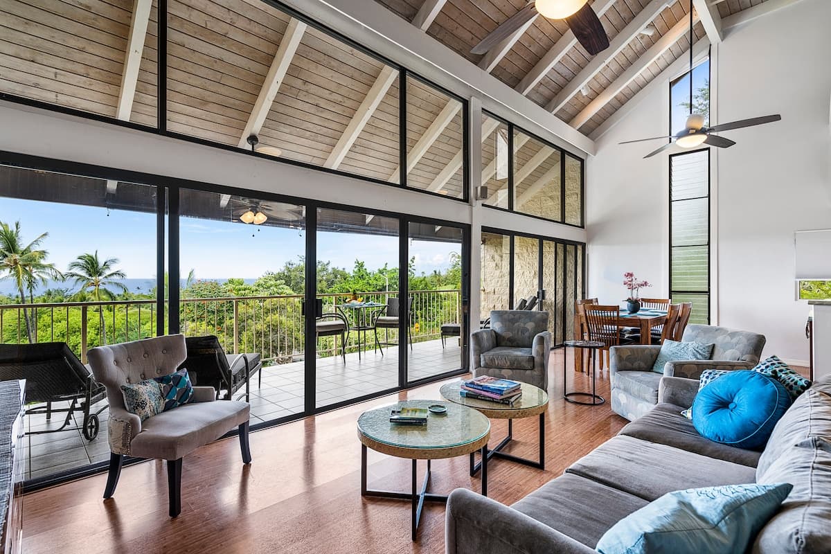 Condo in Kailua-Kona · ★4.78 · 3 bedrooms · 5 beds · 2.5 shared baths - Photo 2