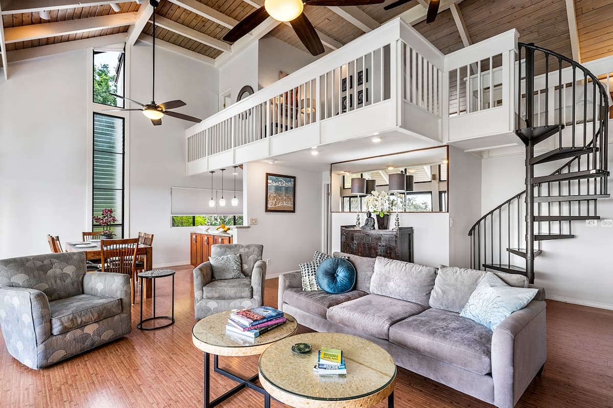 Condo in Kailua-Kona · ★4.78 · 3 bedrooms · 5 beds · 2.5 shared baths - Photo 1