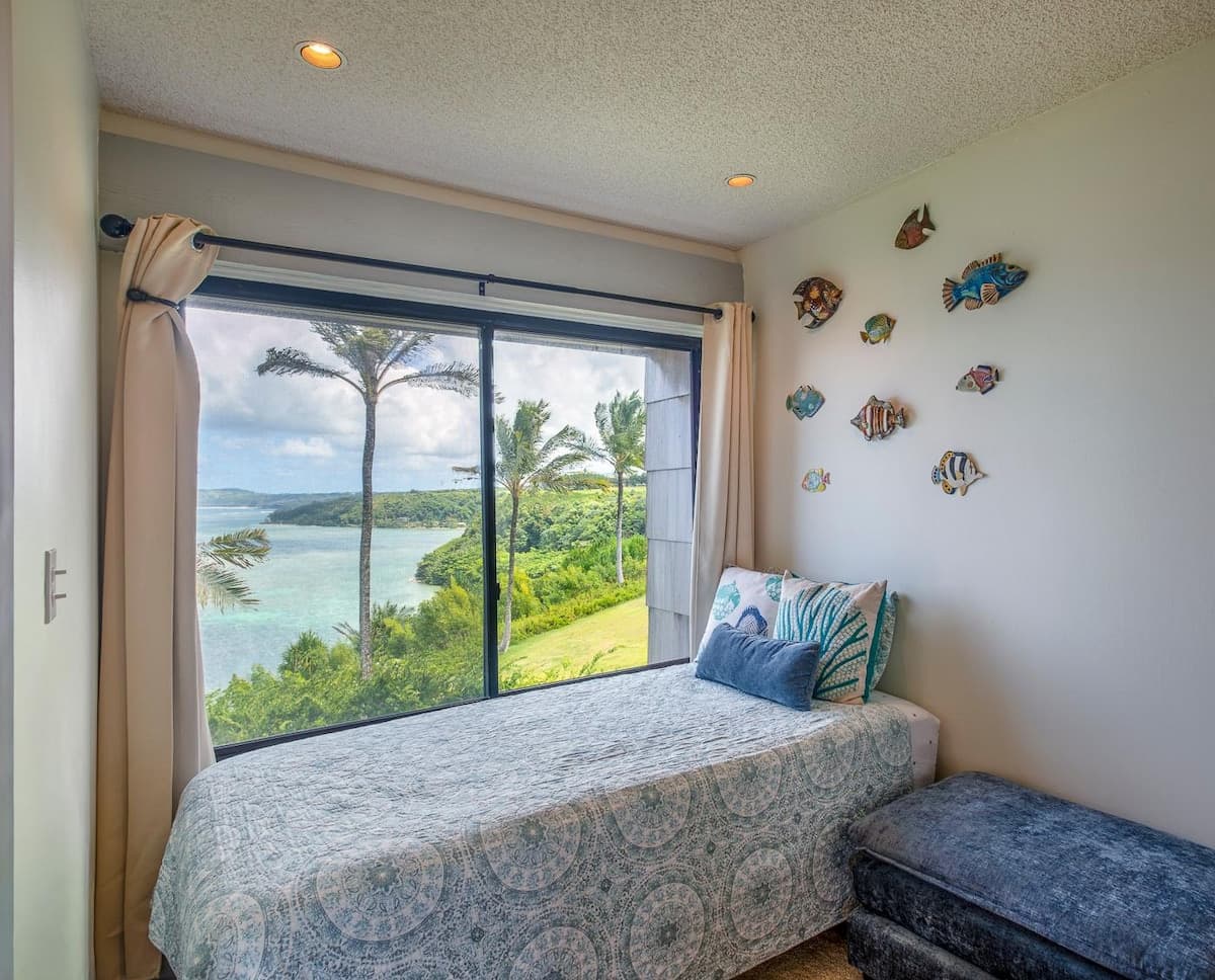 Condo in Princeville · ★4.82 · 1 bedroom · 2 beds · 1 bath - Photo 3