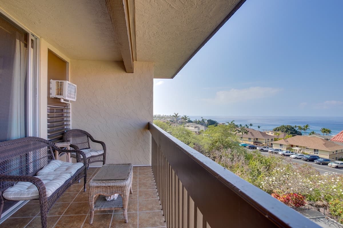Condo in Kailua-Kona · ★4.56 · 2 bedrooms · 4 beds · 1.5 private baths - Photo 1