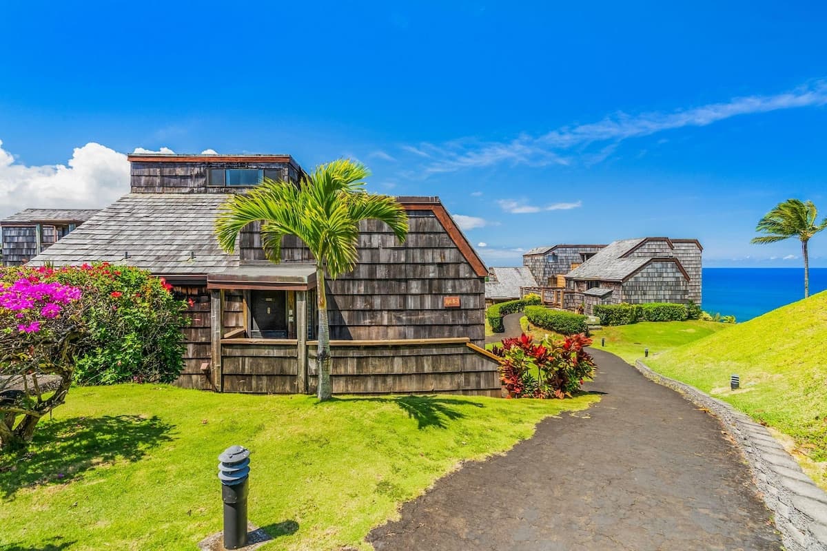 Condo in Princeville · ★4.83 · 2 bedrooms · 4 beds · 2 private baths - Photo 1
