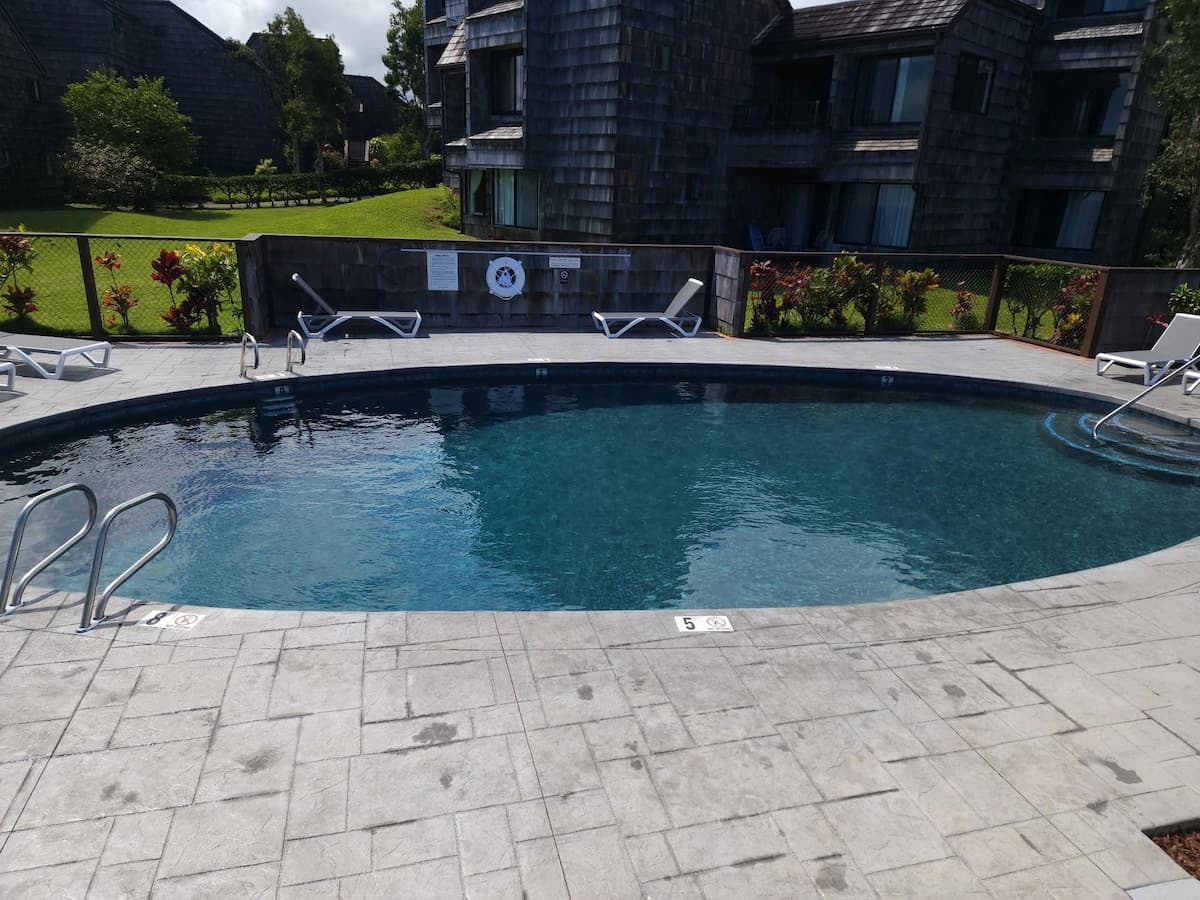 Condo in Princeville · ★4.83 · 2 bedrooms · 4 beds · 2 private baths - Photo 3