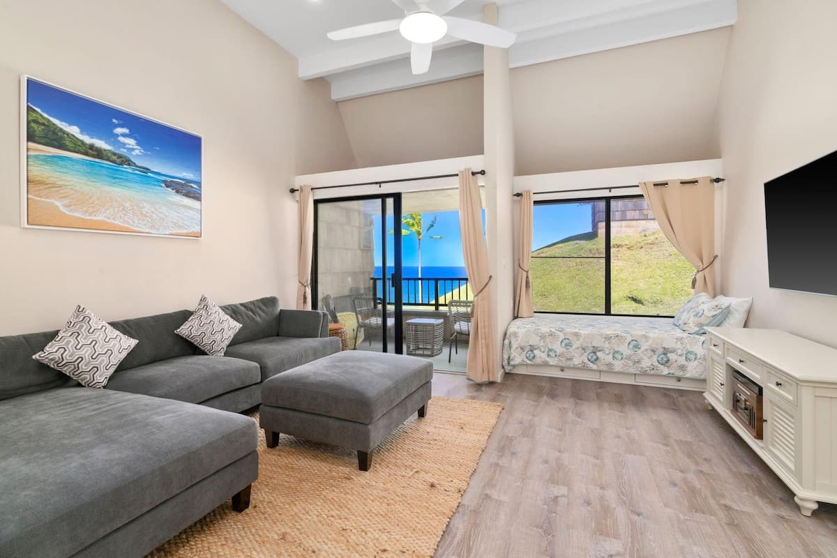 Condo in Princeville · ★4.83 · 2 bedrooms · 4 beds · 2 private baths - Photo 4