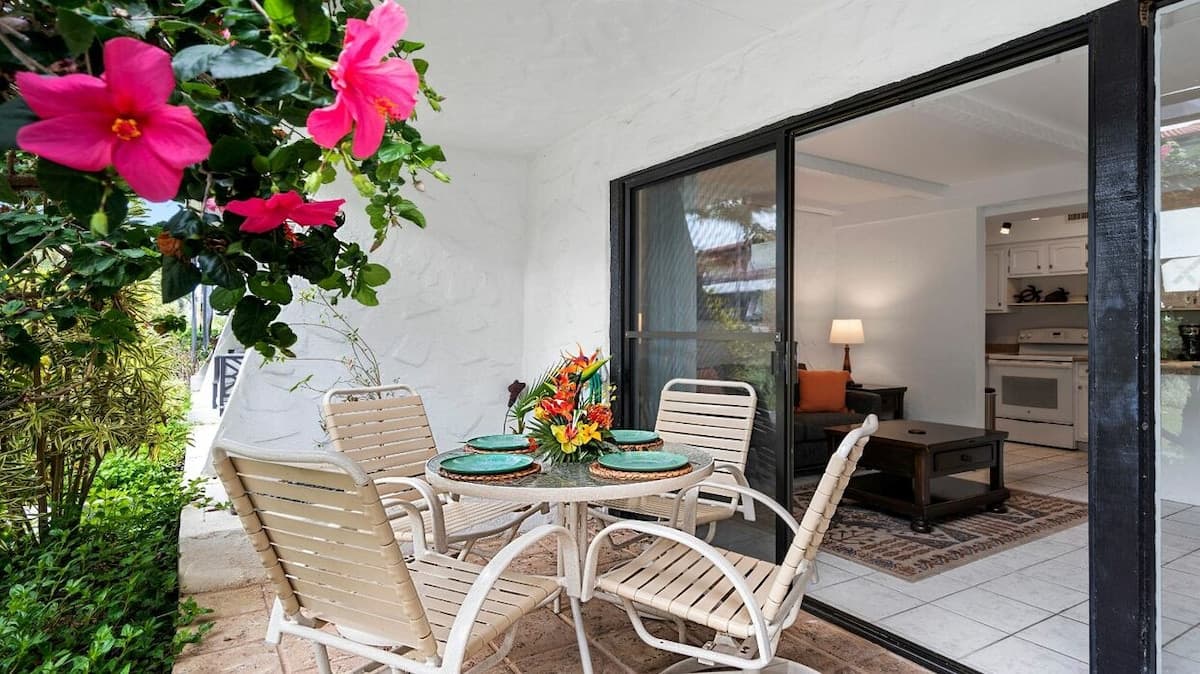 Condo in Kailua-Kona · ★4.57 · 1 bedroom · 2 beds · 1 bath - Photo 5