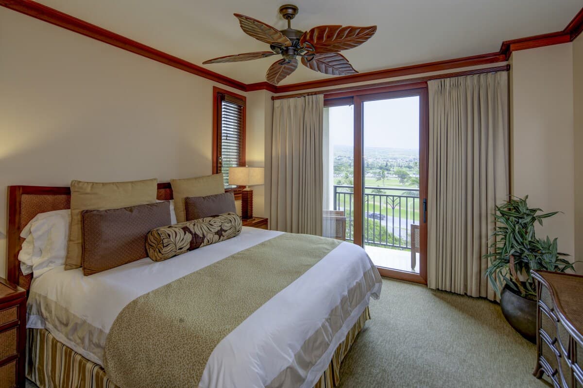 Condo in Kapolei · ★4.84 · 2 bedrooms · 3 beds · 2 private baths - Photo 1