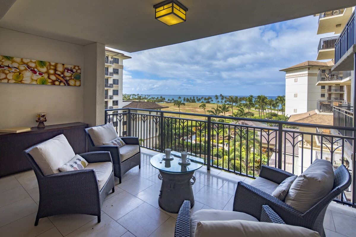 Condo in Kapolei · ★4.84 · 2 bedrooms · 3 beds · 2 private baths - Photo 4