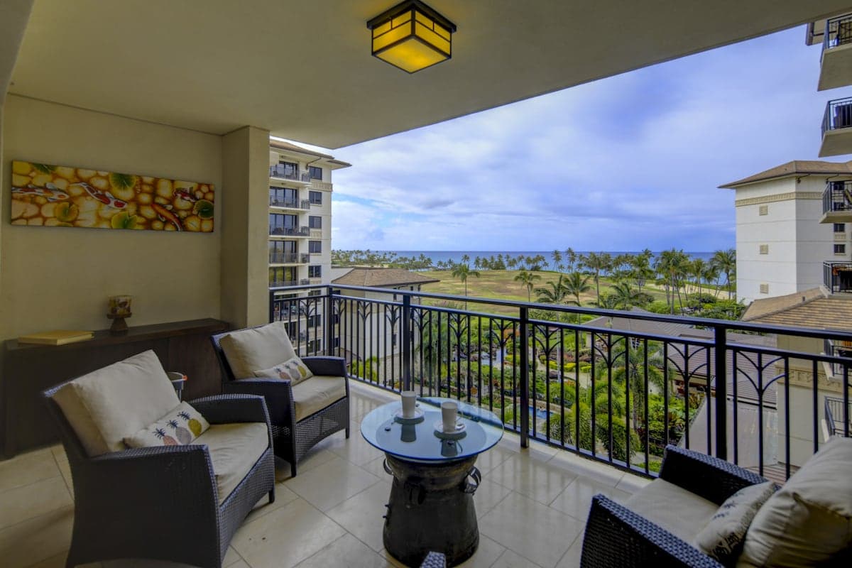 Condo in Kapolei · ★4.84 · 2 bedrooms · 3 beds · 2 private baths - Photo 3