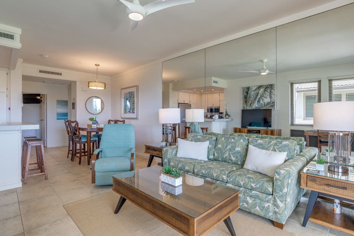Condo in Lahaina · ★5.0 · 1 bedroom · 2 beds · 2 baths - Photo 3