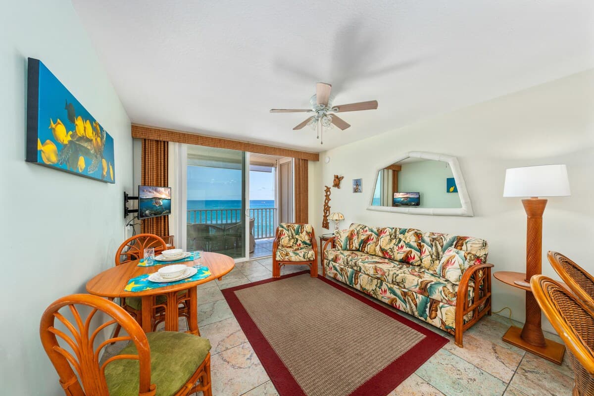 Condo in Kailua-Kona · ★4.6 · 1 bedroom · 2 beds · 1 bath - Photo 5