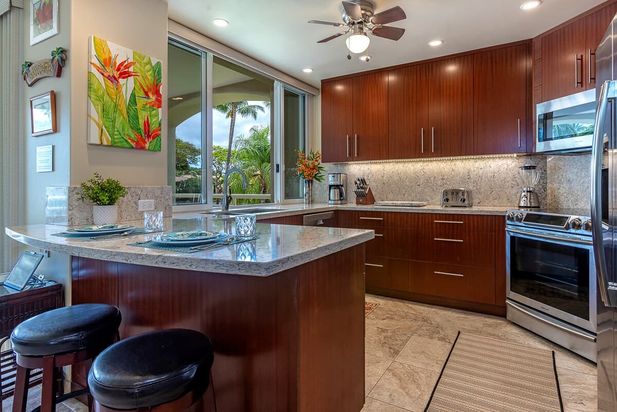 Condo in Kihei · ★5.0 · 2 bedrooms · 3 beds · 2 baths - Photo 4