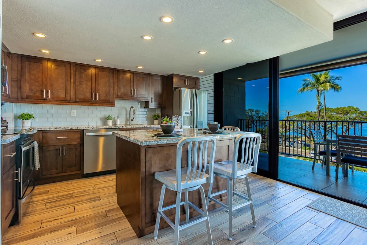 Condo in Kihei · ★4.82 · 2 bedrooms · 3 beds · 2 shared baths - Photo 2