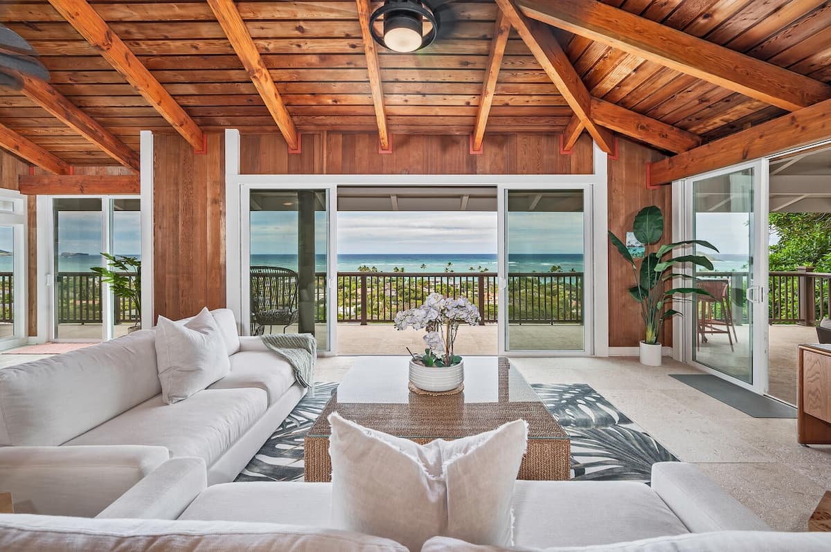 Home in Kailua · ★5.0 · 3 bedrooms · 4 beds · 4 shared baths - Photo 2