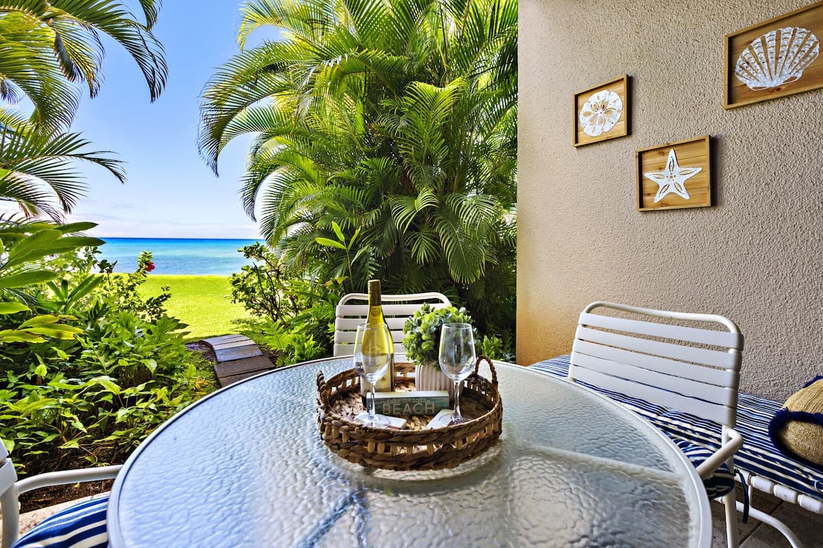 Condo in Lahaina · ★4.71 · 1 bedroom · 2 beds · 1 private bath - Photo 1