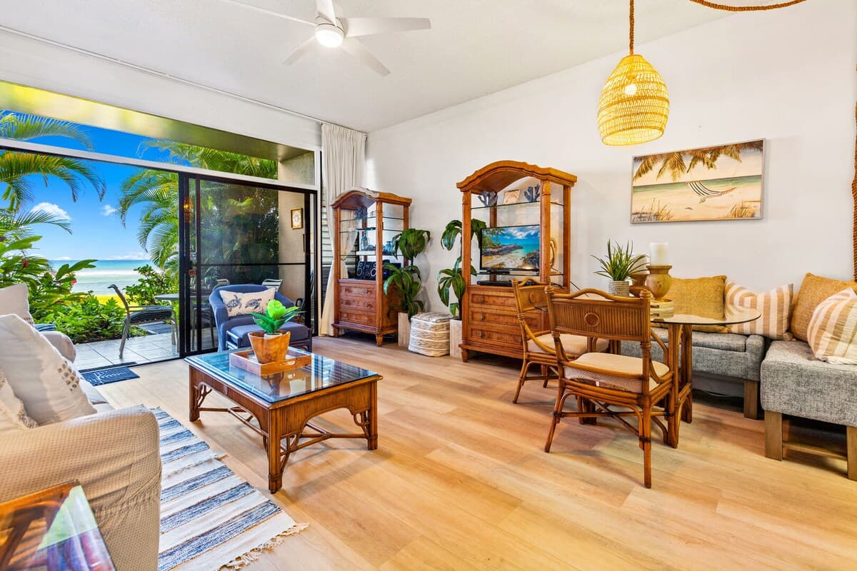 Condo in Lahaina · ★4.71 · 1 bedroom · 2 beds · 1 private bath - Photo 5
