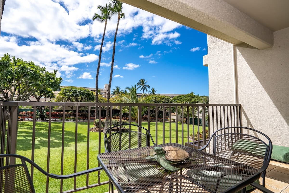 Condo in Kihei · ★4.29 · 2 bedrooms · 4 beds · 2 baths - Photo 1