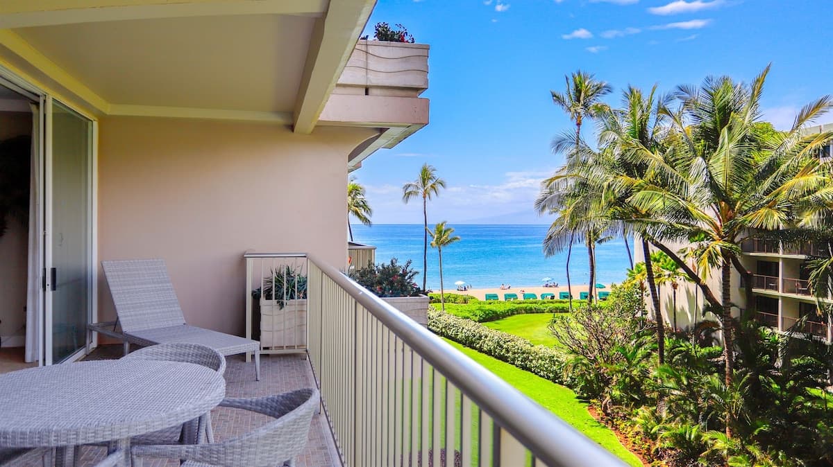 Condo in Lahaina · ★5.0 · 1 bedroom · 2 beds · 1 bath - Photo 1