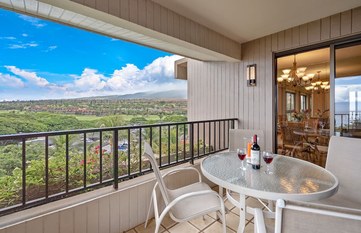 Condo in Lahaina · ★4.57 · 2 bedrooms · 3 beds · 2 baths - Photo 5