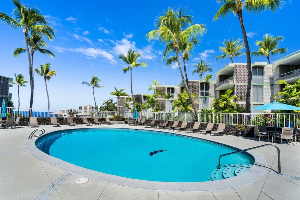 Condo in Kailua-Kona · ★4.68 · 2 bedrooms · 3 beds · 2 baths - Photo 5