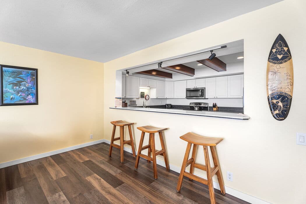 Condo in Kailua-Kona · ★4.73 · 3 bedrooms · 4 beds · 2 baths - Photo 1