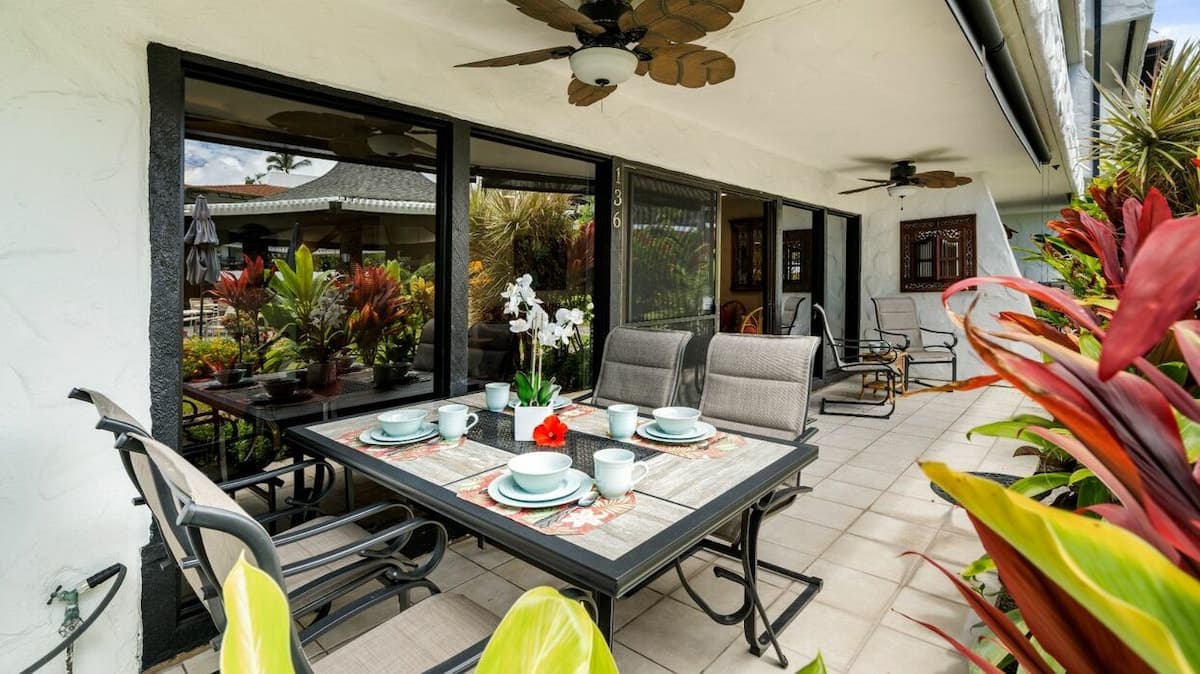 Condo in Kailua-Kona · ★4.6 · 2 bedrooms · 2 beds · 2 baths - Photo 5