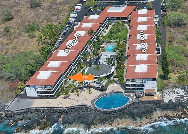 Condo in Kailua-Kona · ★4.6 · 2 bedrooms · 2 beds · 2 baths - Photo 2