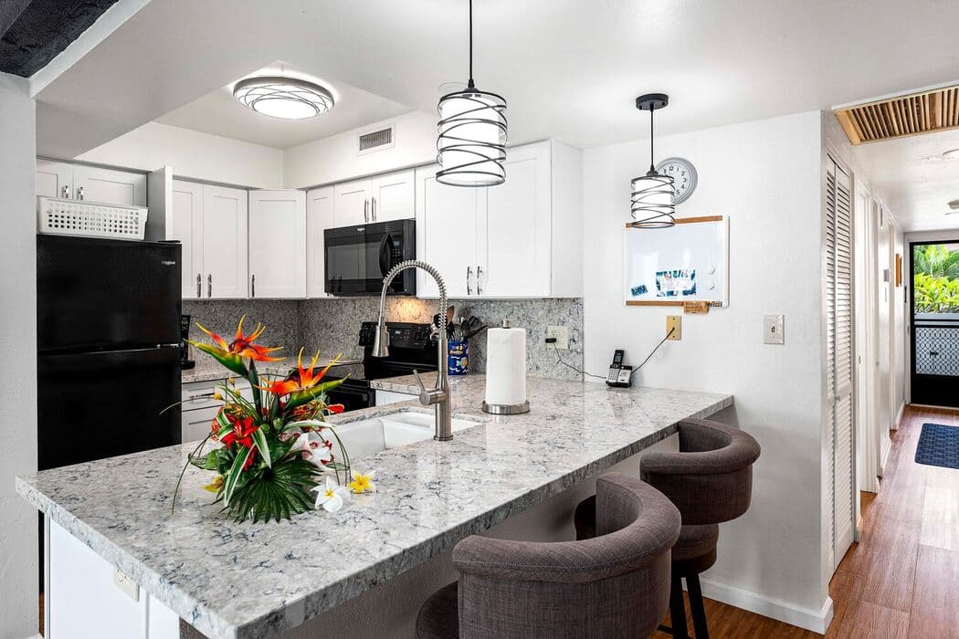 Condo in Kailua-Kona · ★5.0 · 1 bedroom · 1 bed · 1 bath - Photo 2