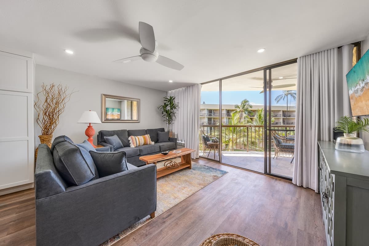 Condo in Kihei · ★4.8 · 1 bedroom · 2 beds · 2 baths - Photo 3