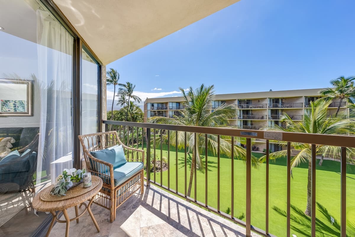 Condo in Kihei · ★4.8 · 1 bedroom · 2 beds · 2 baths - Photo 1