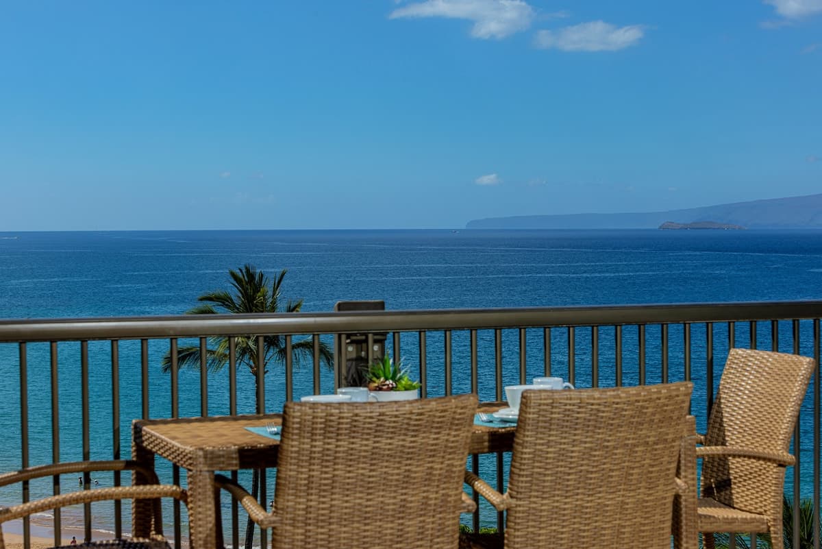 Condo in Kihei · ★4.92 · 2 bedrooms · 2 beds · 2 baths - Photo 1