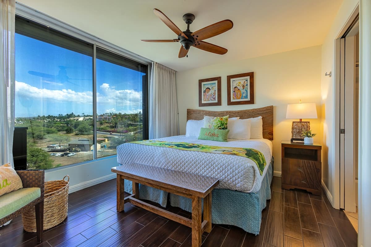 Condo in Kihei · ★4.92 · 2 bedrooms · 2 beds · 2 baths - Photo 4