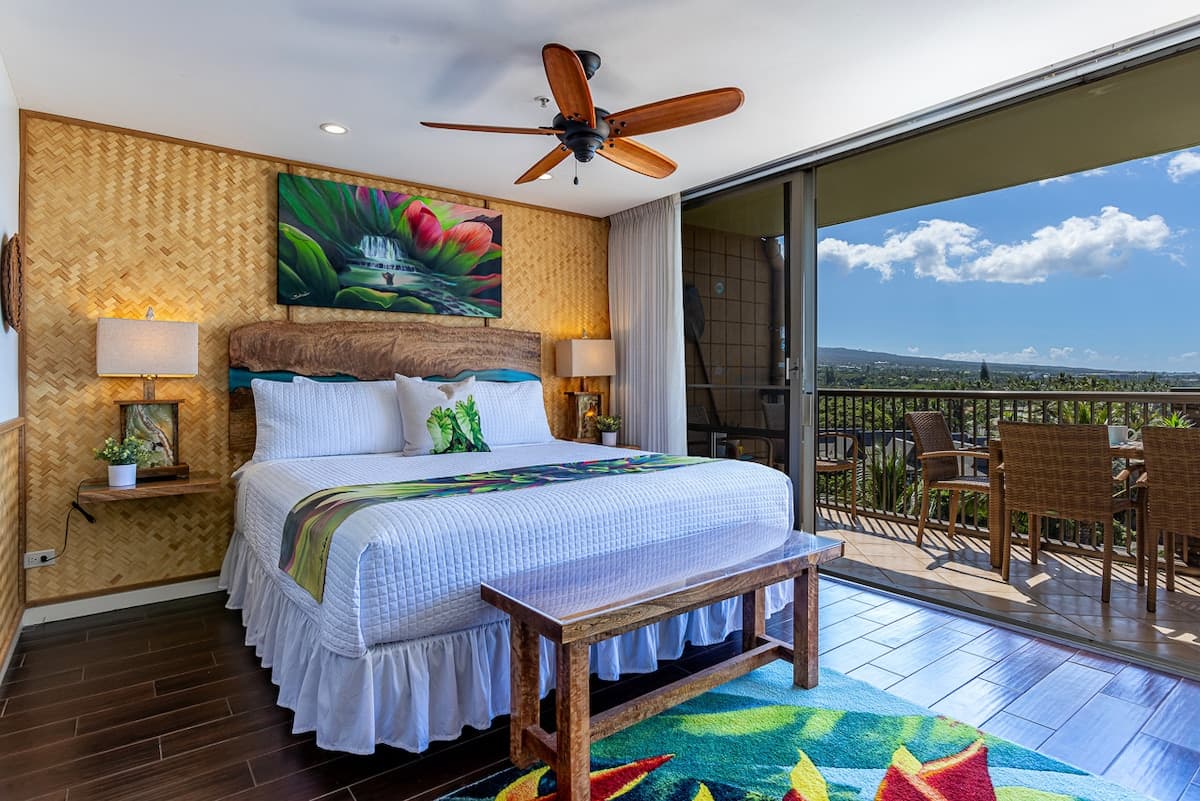 Condo in Kihei · ★4.92 · 2 bedrooms · 2 beds · 2 baths - Photo 2