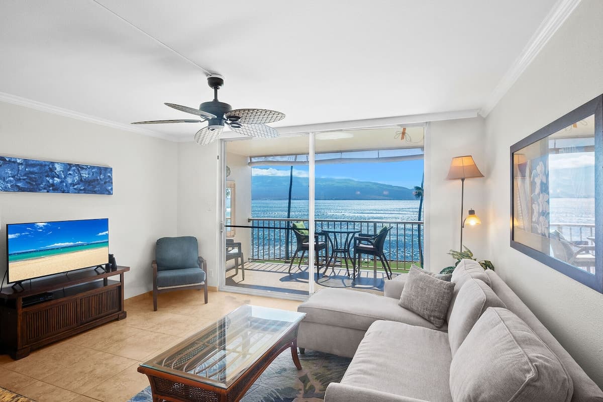 Condo in Wailuku · ★5.0 · 1 bedroom · 2 beds · 1 bath - Photo 1