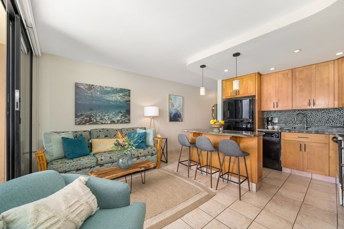 Condo in Kihei · ★4.82 · 1 bedroom · 2 beds · 1 bath - Photo 4