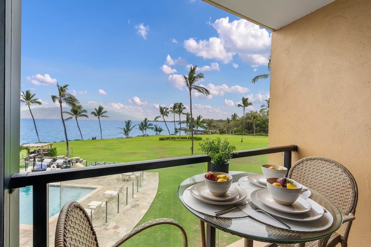 Condo in Kihei · ★4.82 · 1 bedroom · 2 beds · 1 bath - Photo 1
