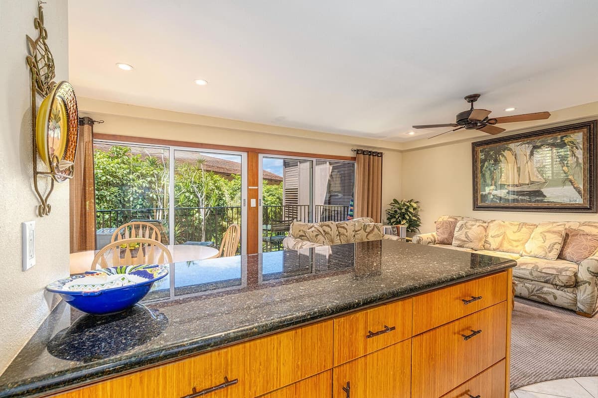 Condo in Kihei · ★4.69 · 2 bedrooms · 4 beds · 2 private baths - Photo 2