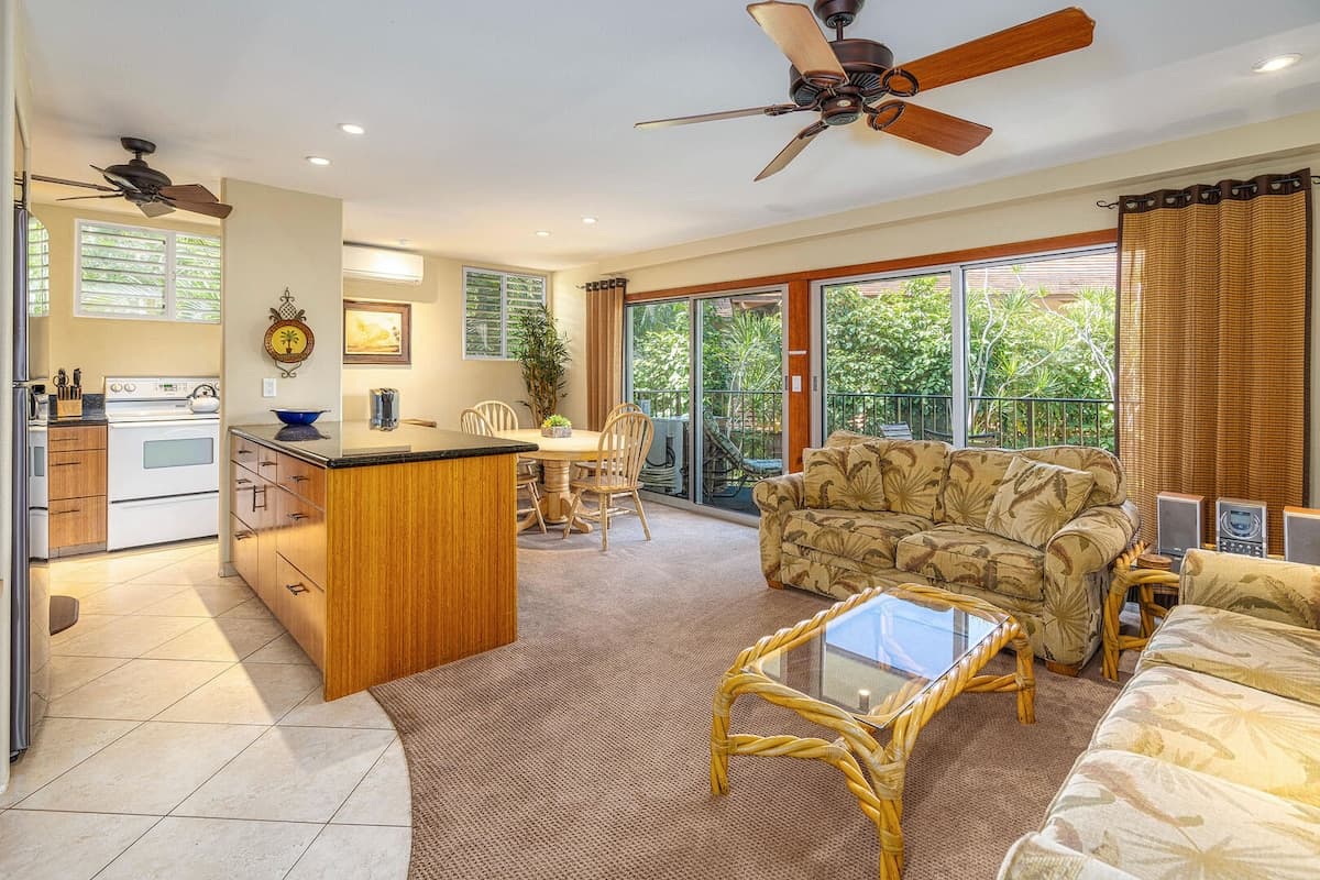 Condo in Kihei · ★4.69 · 2 bedrooms · 4 beds · 2 private baths - Photo 3