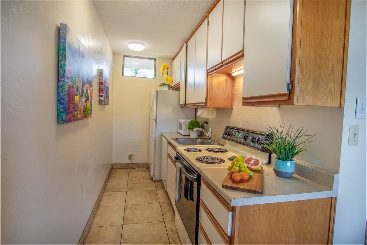 Condo in Kihei · ★4.86 · 1 bedroom · 2 beds · 2 shared baths - Photo 3