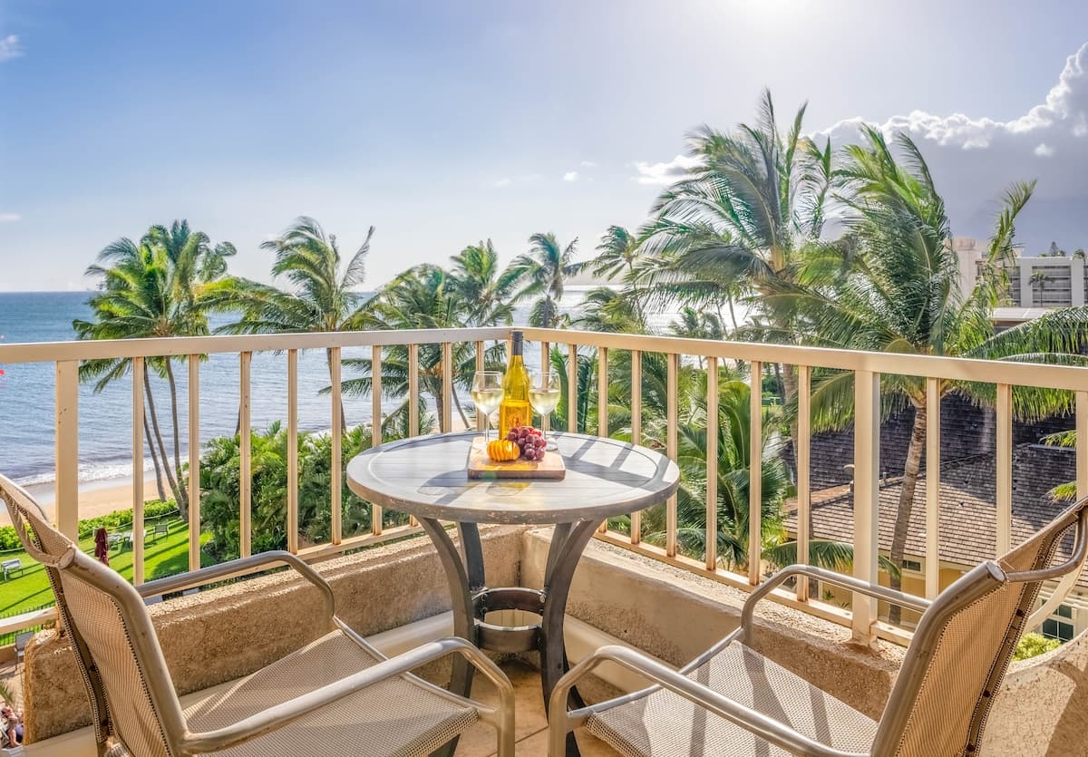 Condo in Kihei · ★4.86 · 1 bedroom · 2 beds · 2 shared baths - Photo 4