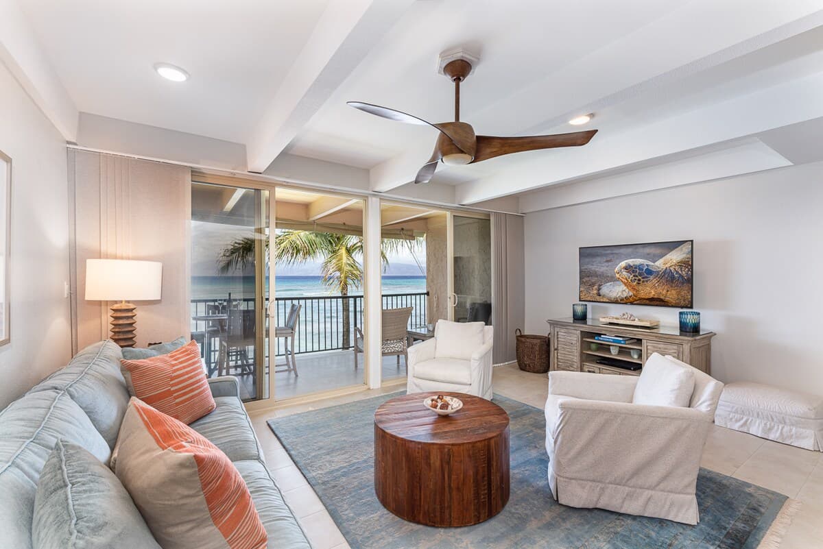 Condo in Lahaina · ★4.93 · 2 bedrooms · 3 beds · 2 baths - Photo 4