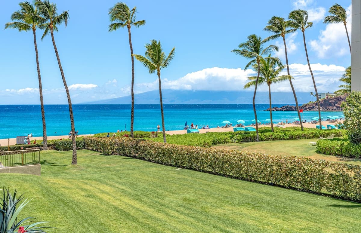 Condo in Lahaina · ★4.82 · 1 bedroom · 2 beds · 2 baths - Photo 5