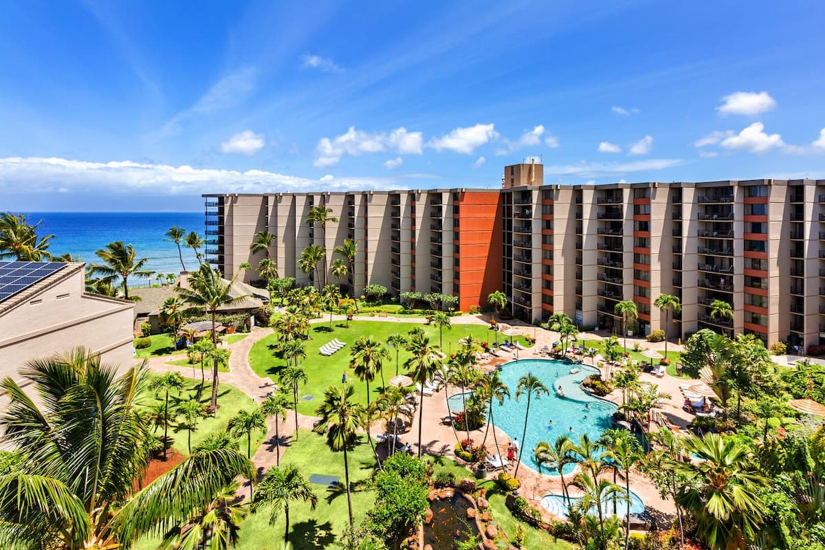 Condo in Lahaina · ★4.65 · 1 bedroom · 2 beds · 1 bath - Photo 5